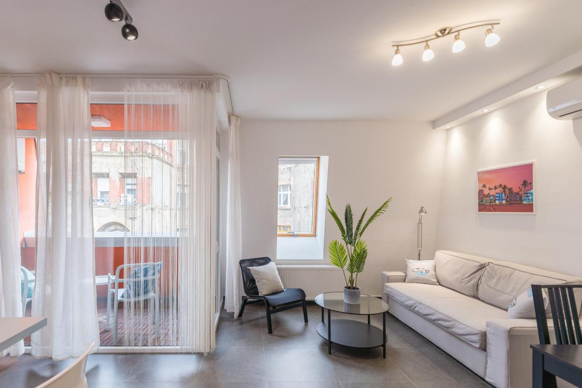 Miami Vice Apartment With Balcony Βουδαπέστη Εξωτερικό φωτογραφία