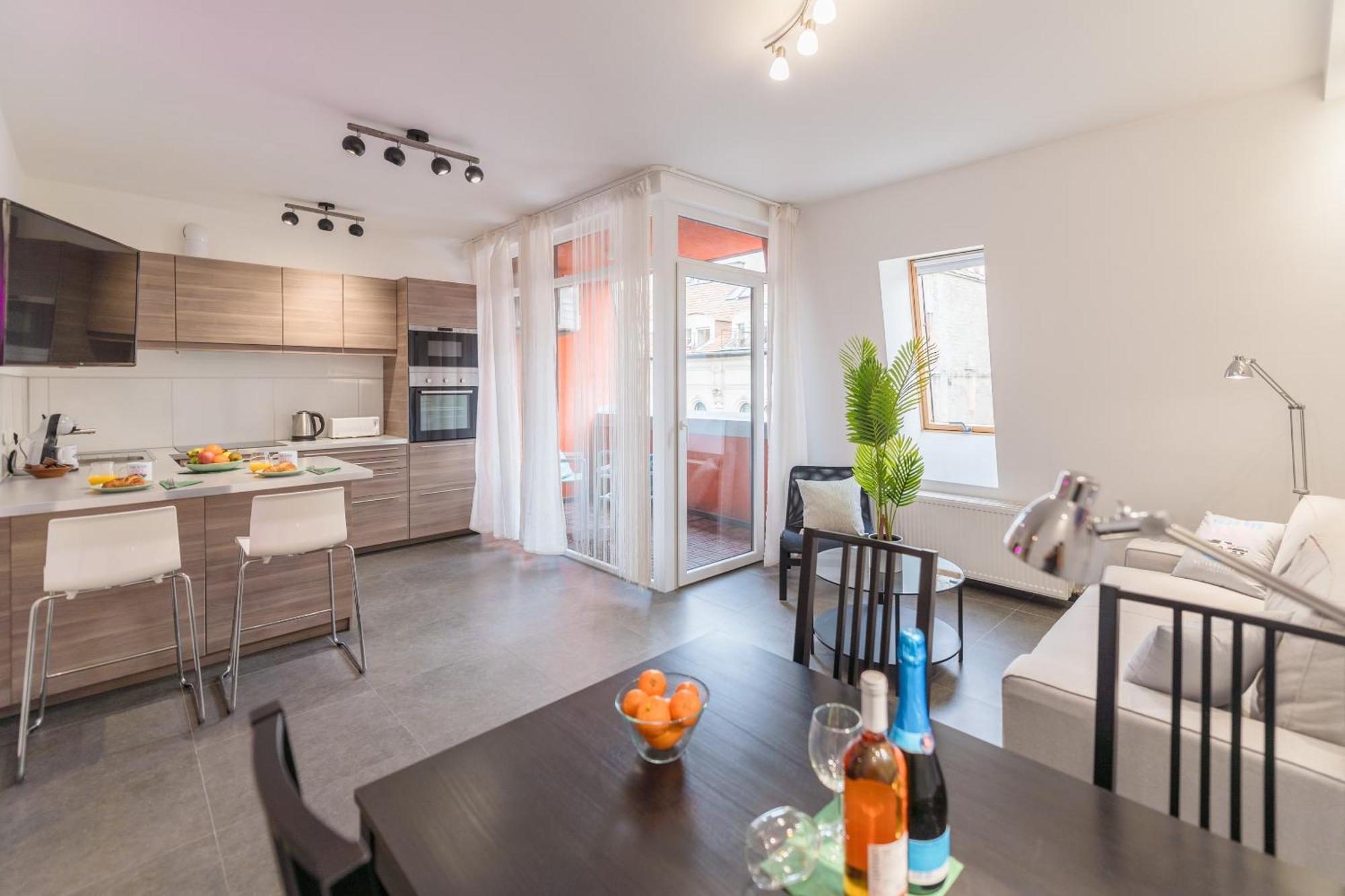 Miami Vice Apartment With Balcony Βουδαπέστη Εξωτερικό φωτογραφία