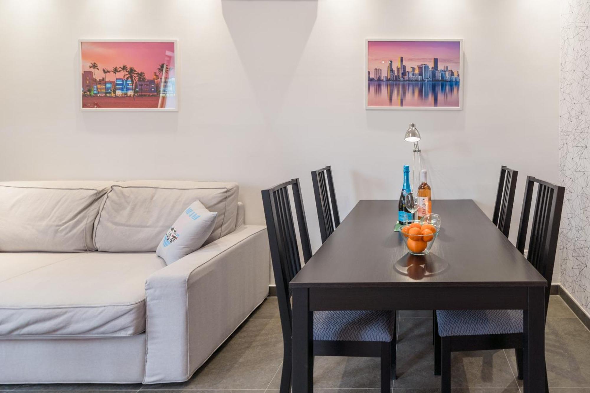 Miami Vice Apartment With Balcony Βουδαπέστη Εξωτερικό φωτογραφία